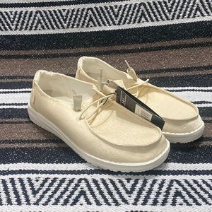 ••BRAND NEW••  womens heydude wendy (linen satin beige) size US 7